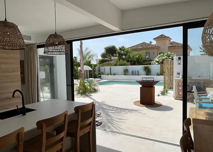 Willa Casa Duende, Estepona, Private House With Heated Pool