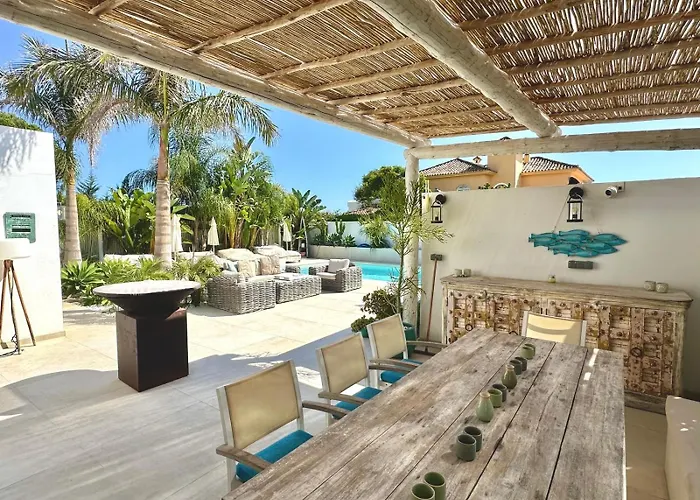Casa Duende, Estepona, Private House With Heated Pool Willa