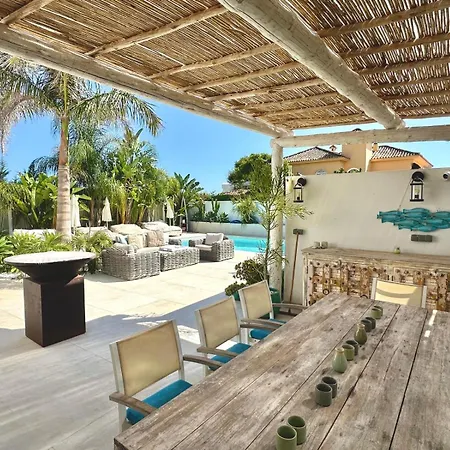 Casa Duende, Estepona, Private House With Heated Pool فيلة