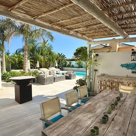 Casa Duende, Estepona, Private House With Heated Pool فيلة