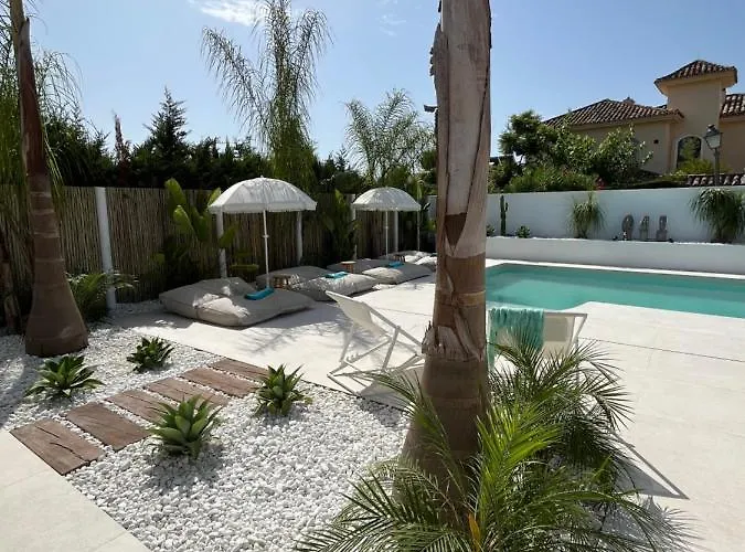 Casa Duende, Estepona, Private House With Heated Pool Villa *