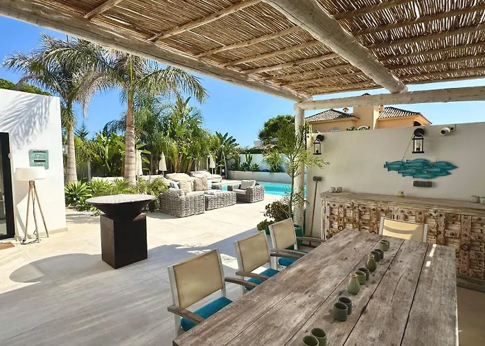 Casa Duende, Estepona, Private House With Heated Pool Villa