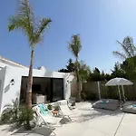 Casa Duende, Estepona, Private House With Heated Pool *