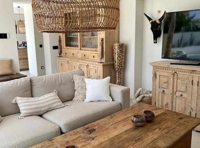 Casa Duende, Estepona, Private House With Heated Pool *